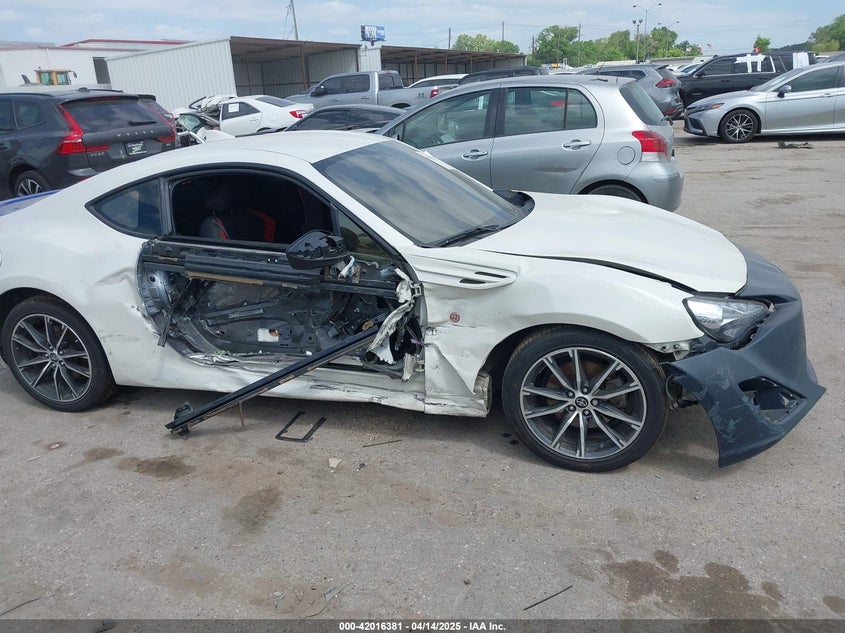 2017 TOYOTA 86 VIN: JF1ZNAA12H9701111