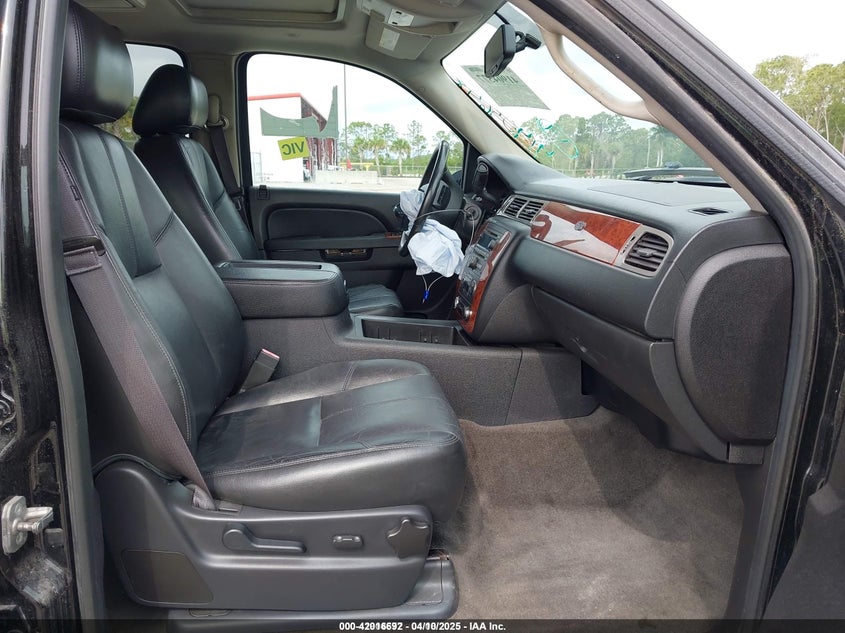 2014 CHEVROLET SUBURBAN 1500 LT - 1GNSKJE73ER130976