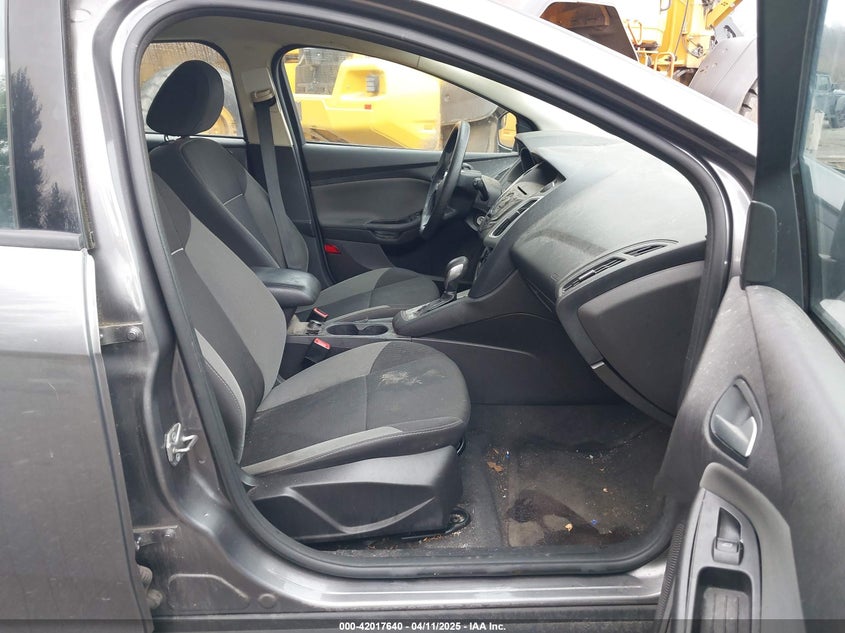 2014 FORD FOCUS SE - 1FADP3K28EL313161