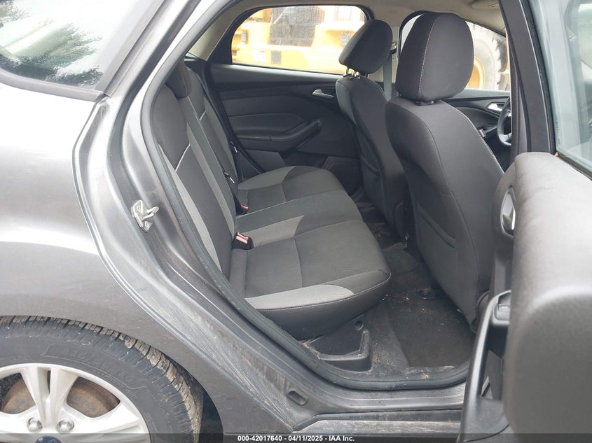 2014 FORD FOCUS SE - 1FADP3K28EL313161