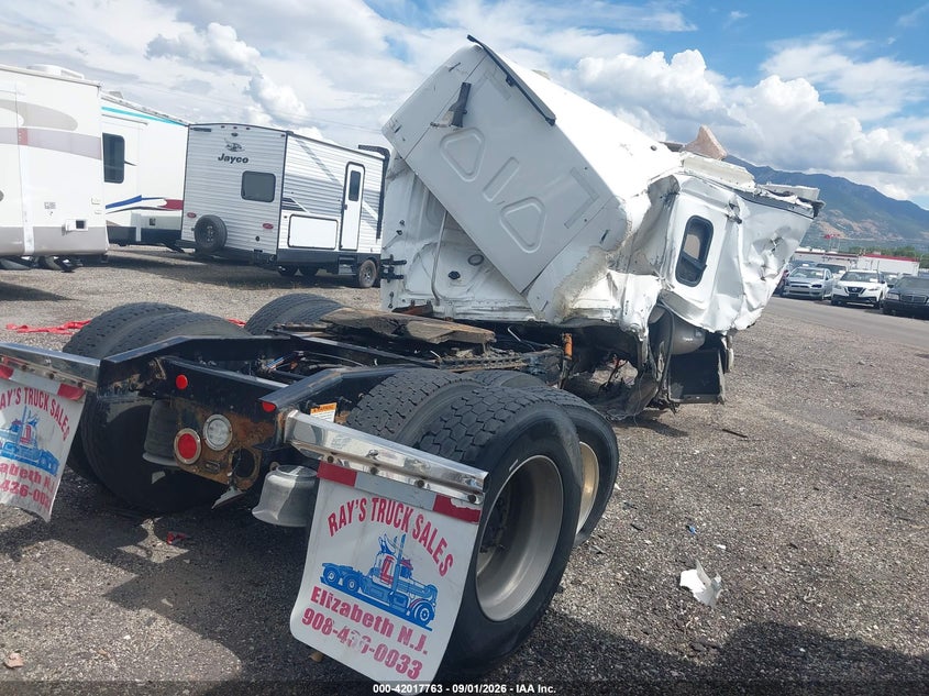 2019 FREIGHTLINER CASCADIA 125 auction photo 4
