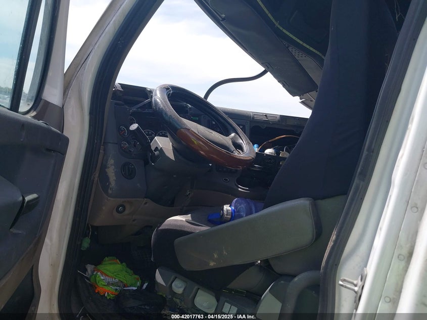 2019 FREIGHTLINER CASCADIA 125 auction photo 5