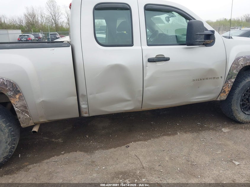 2008 CHEVROLET SILVERADO 1500 VIN: 1GCEK19C18E155691