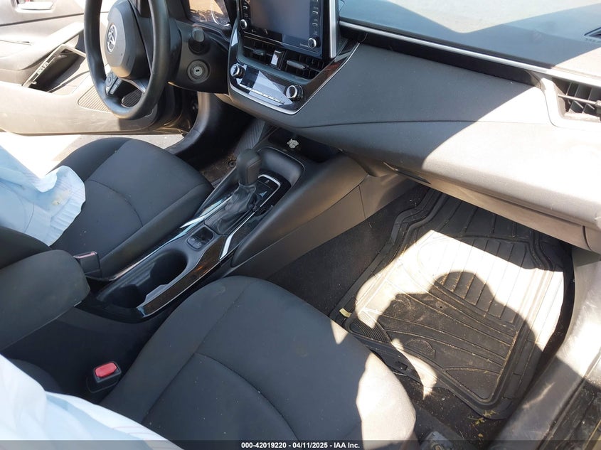 VIN 5YFEPMAEXMP192946 2021 TOYOTA COROLLA LE