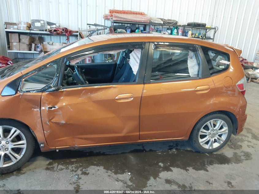 2009 HONDA FIT VIN: JHMGE88639S044176