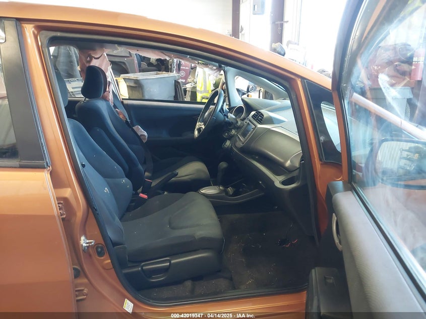 2009 HONDA FIT VIN: JHMGE88639S044176