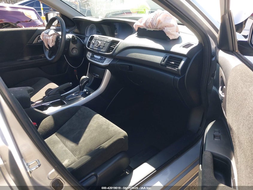 2013 HONDA ACCORD VIN: 1HGCR2F39DA152229