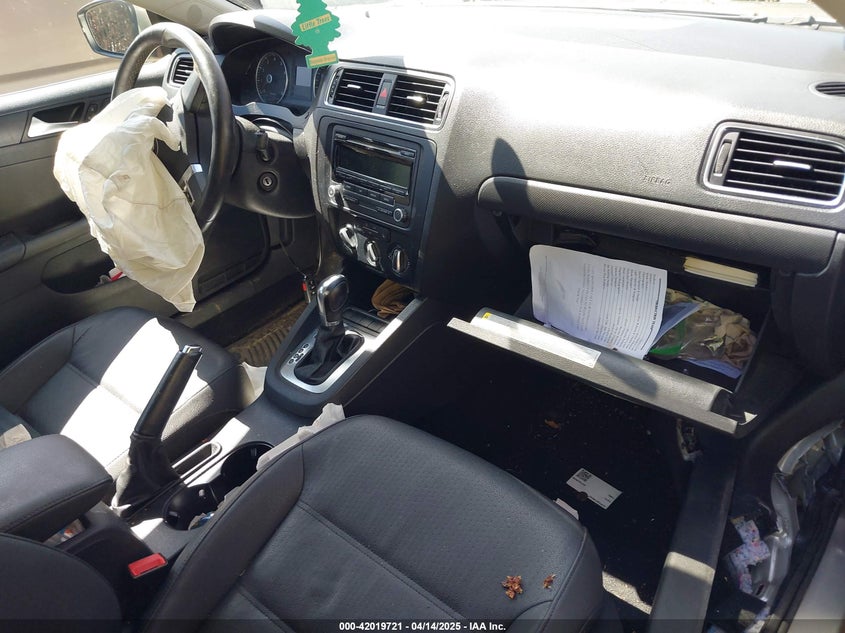 2012 VOLKSWAGEN JETTA VIN: 3VWDP7AJXCM461377