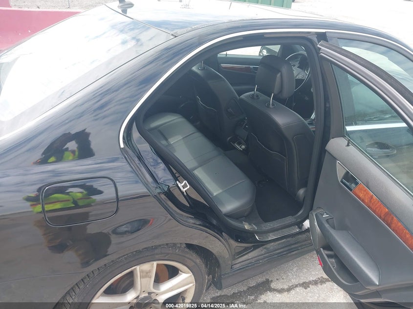 2011 MERCEDES-BENZ C 300 VIN: WDDGF8BB3BR165099
