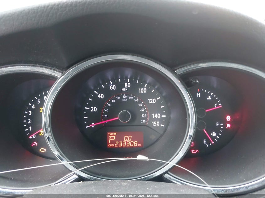 2013 KIA SORENTO VIN: 5XYKTDA21DG348056
