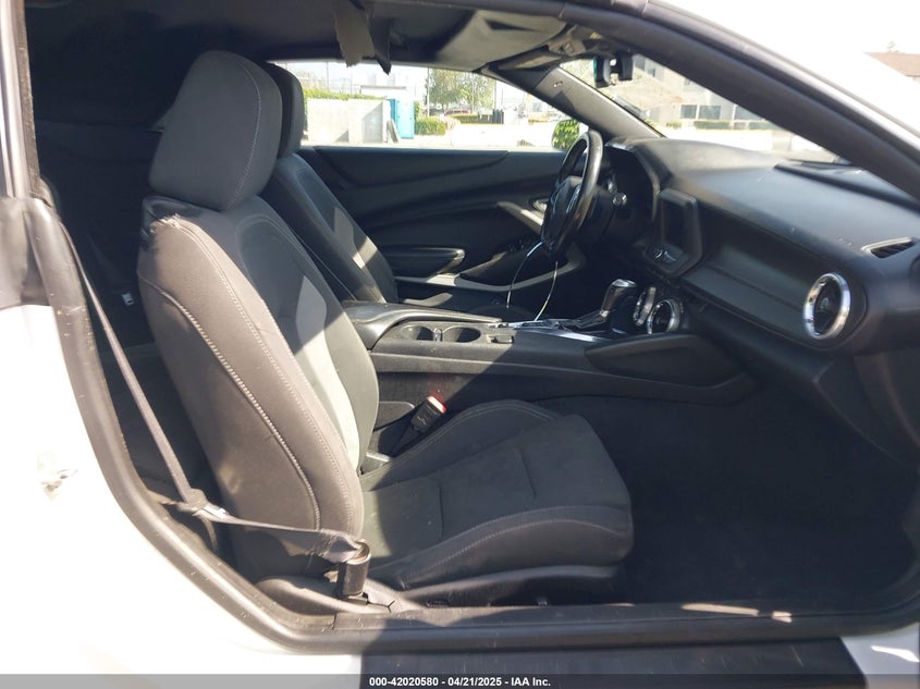 2019 CHEVROLET CAMARO VIN: 1G1FB3DS7K0120438