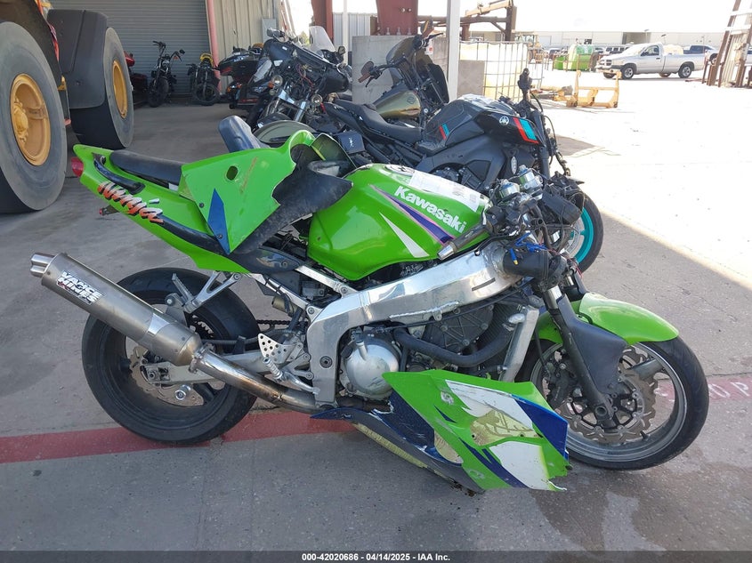 1999 Kawasaki Zx600 G VIN: JKAZX4G14XA035714 Lot: 42020686