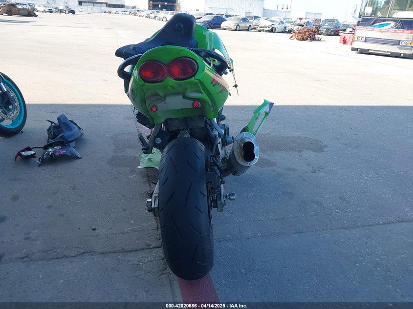 1999 Kawasaki Zx600 G VIN: JKAZX4G14XA035714 Lot: 42020686