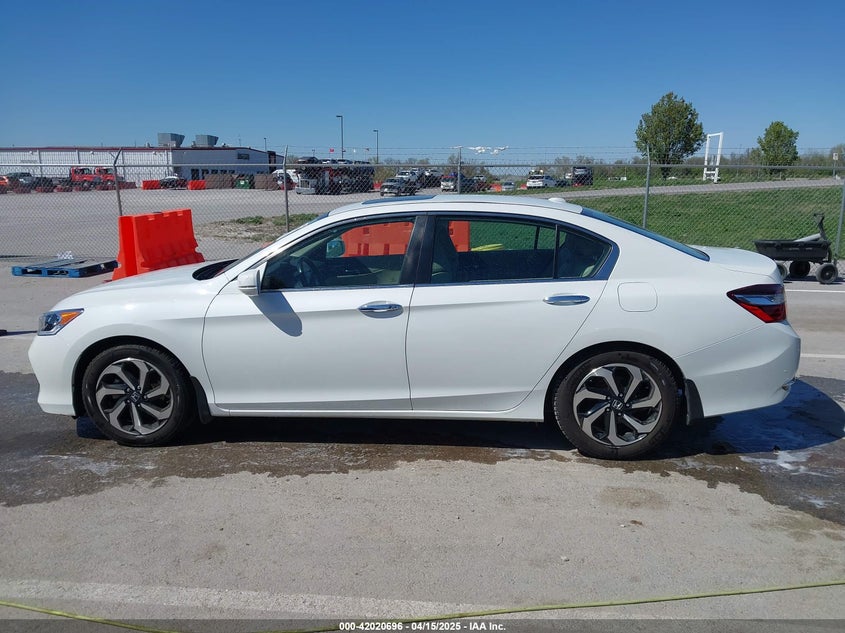 2016 HONDA ACCORD VIN: 1HGCR2F81GA178856