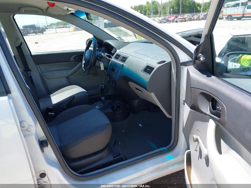 2007 FORD FOCUS VIN: 1FAFP34N17W124403