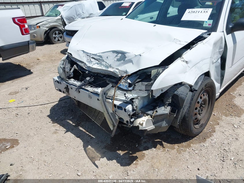 2007 FORD FOCUS VIN: 1FAFP34N17W124403