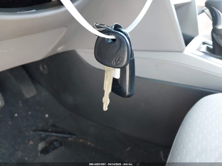 2019 HYUNDAI ELANTRA VIN: 5NPD84LF9KH471782