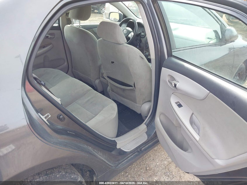 2011 TOYOTA COROLLA VIN: 2T1BU4EE1BC735703