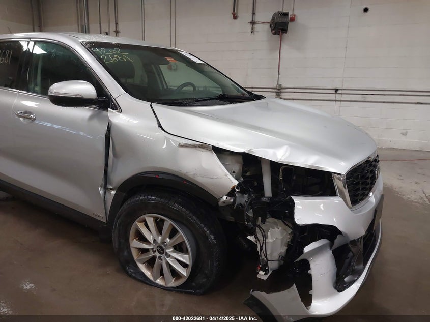 2019 KIA SORENTO VIN: 5XYPGDA59KG554274