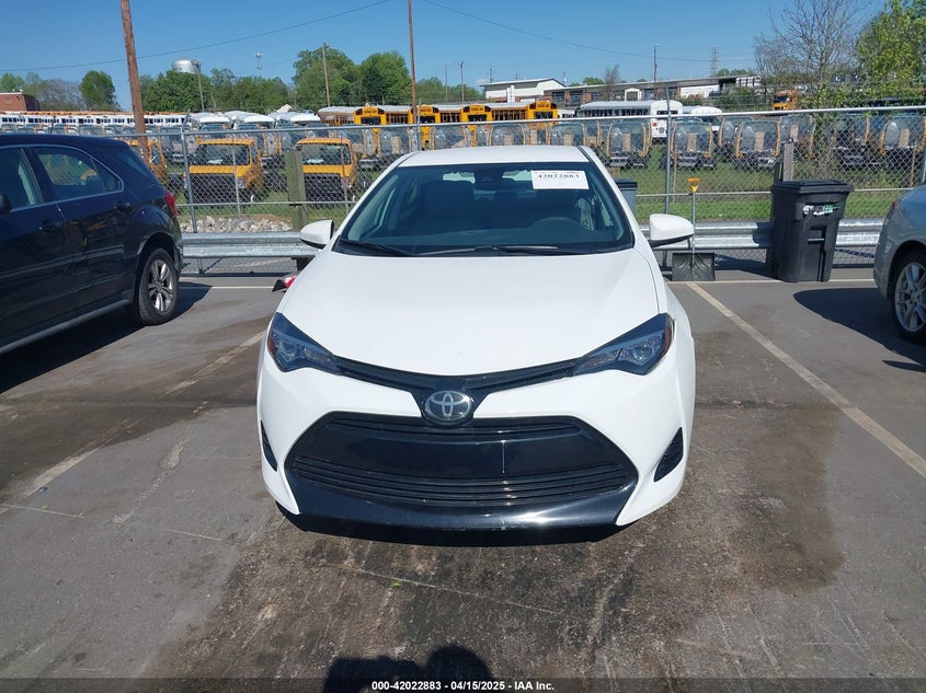 2018 TOYOTA COROLLA LE - 5YFBURHE2JP740285
