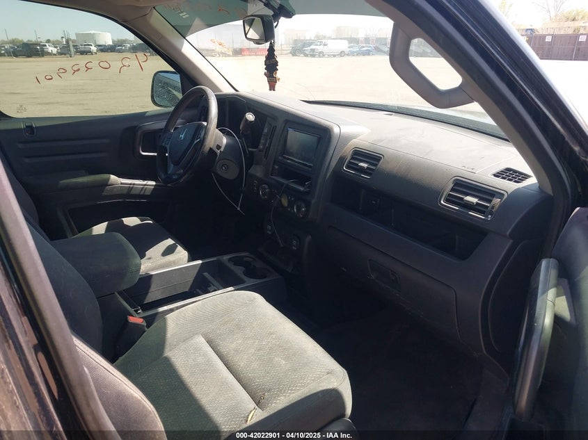 2013 HONDA RIDGELINE VIN: 5FPYK1F75DB014076