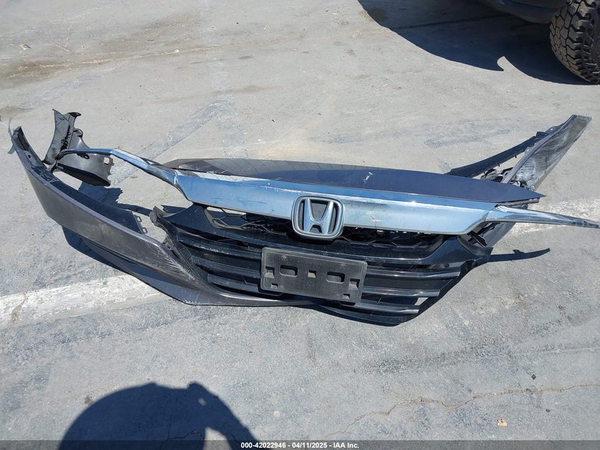 2019 HONDA ACCORD VIN: 1HGCV1F10KA083514