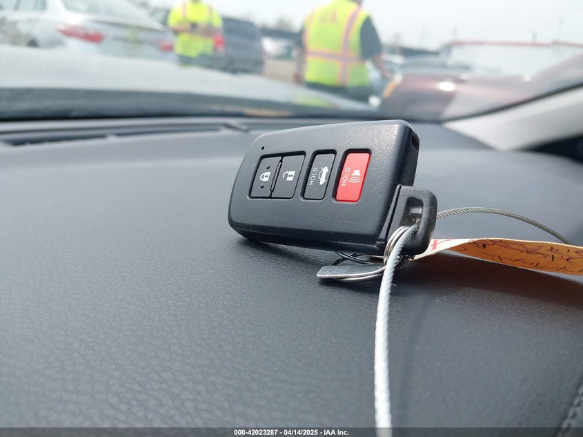 2017 TOYOTA COROLLA SE - 2T1BURHE3HC920515