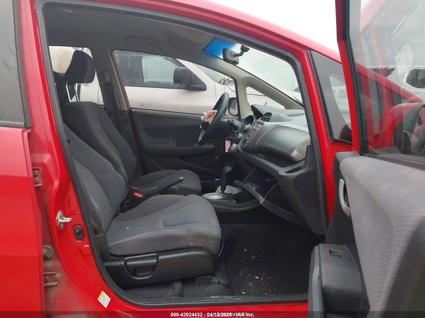 2013 HONDA FIT VIN: JHMGE8H39DC065770
