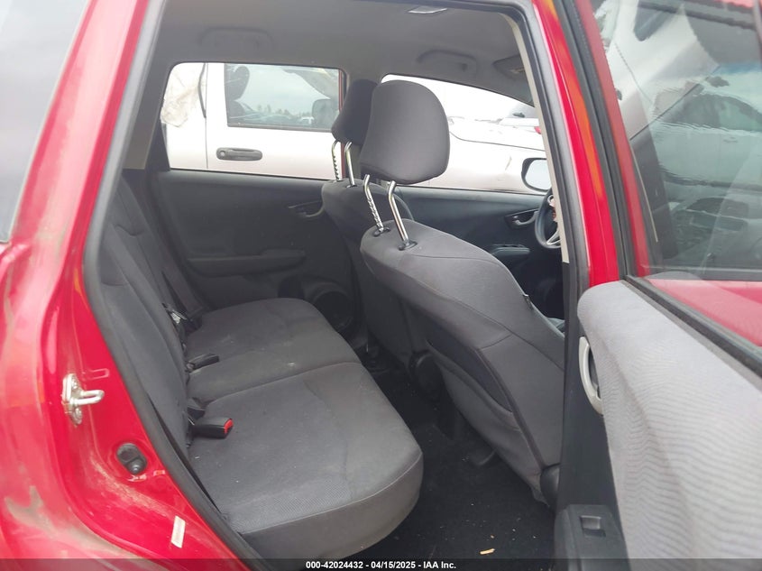 2013 HONDA FIT VIN: JHMGE8H39DC065770