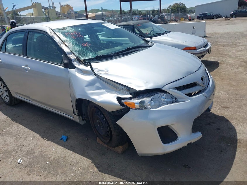 2011 TOYOTA COROLLA VIN: 2T1BU4EE1BC572731