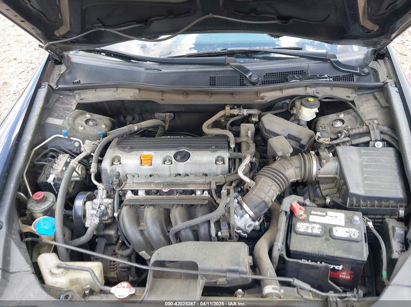 2011 HONDA ACCORD VIN: 1HGCP2F61BA042949