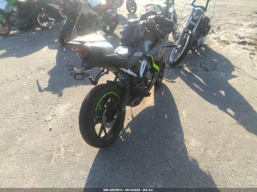 2022 CFMOTO 300SS VIN: LCEPDPL32N6000507