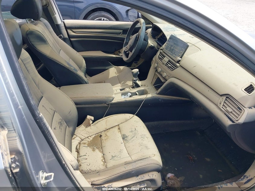 2018 HONDA ACCORD VIN: 1HGCV1F57JA117501