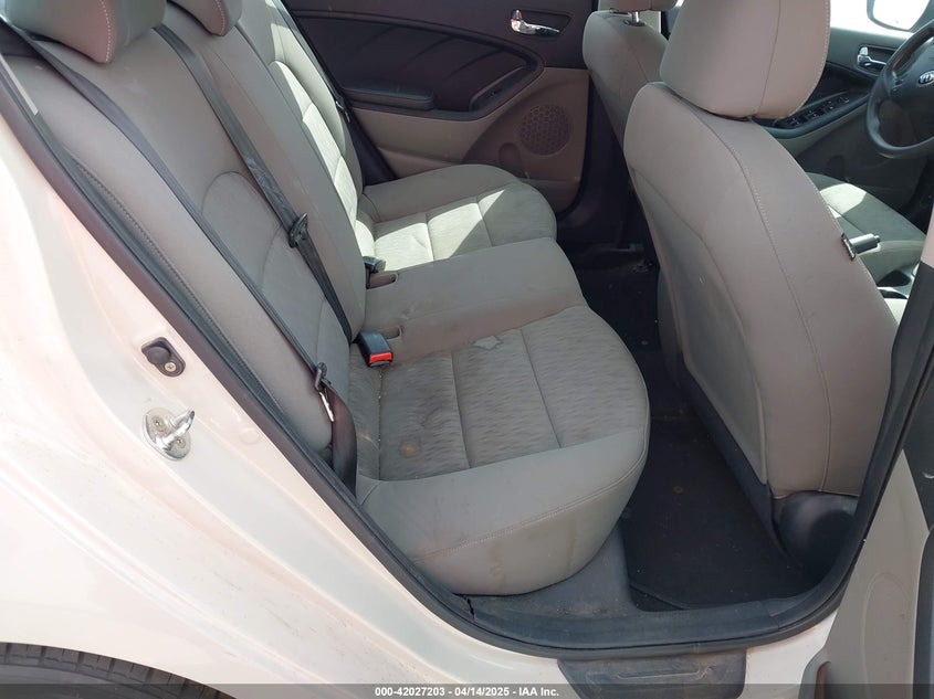 2015 KIA FORTE VIN: KNAFK4A67F5296724