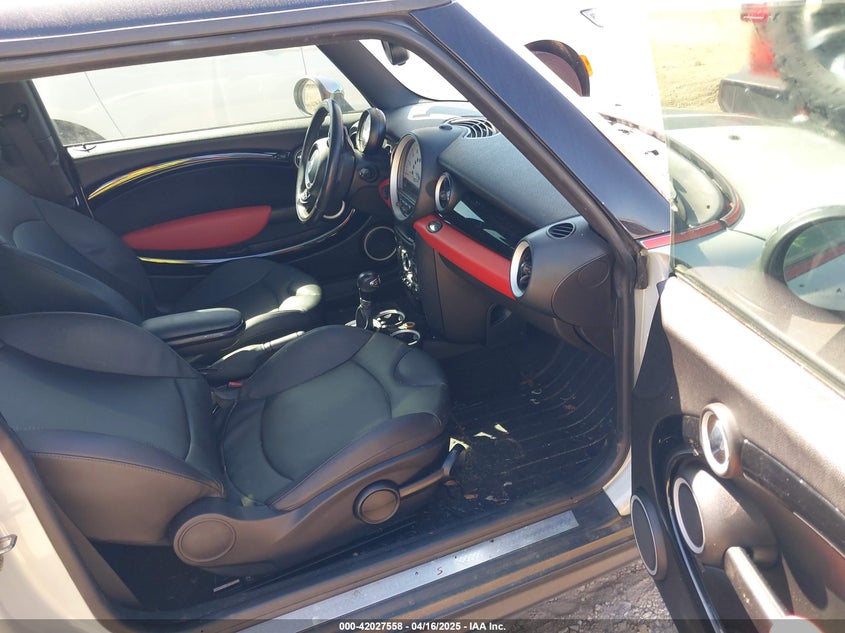 2013 MINI HARDTOP VIN: WMWSV3C50DT389419