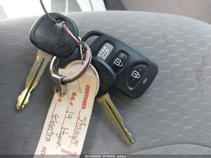 2019 HYUNDAI ELANTRA SEL - KMHD84LF4KU749229