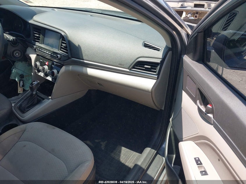 2019 HYUNDAI ELANTRA SEL - KMHD84LF4KU749229