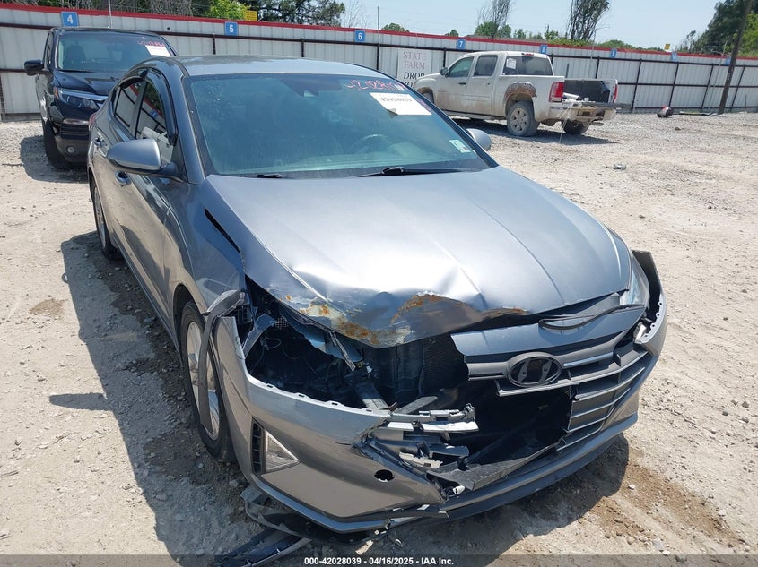 2019 HYUNDAI ELANTRA SEL - KMHD84LF4KU749229