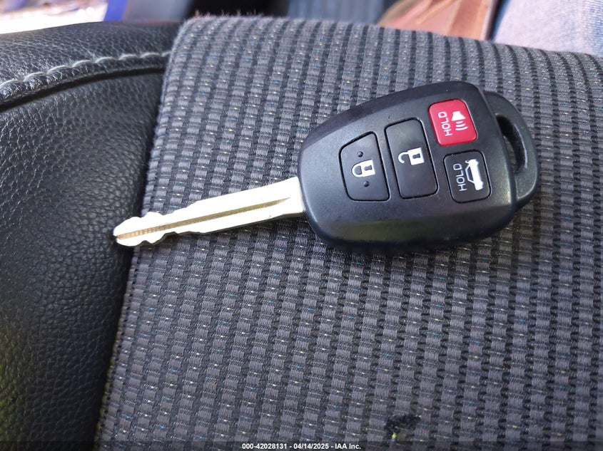 2015 TOYOTA COROLLA VIN: 2T1BURHE2FC312143
