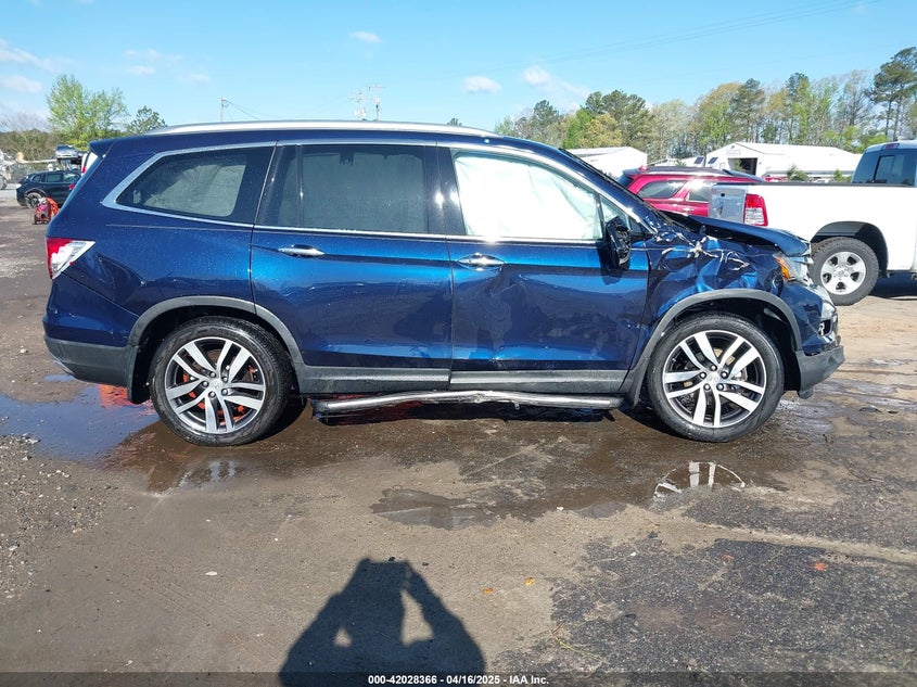 2017 HONDA PILOT TOURING - 5FNYF6H91HB035165