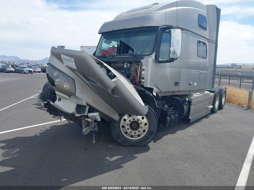 4V4NC9EH9GN943148 2016 VOLVO  photo no. 2