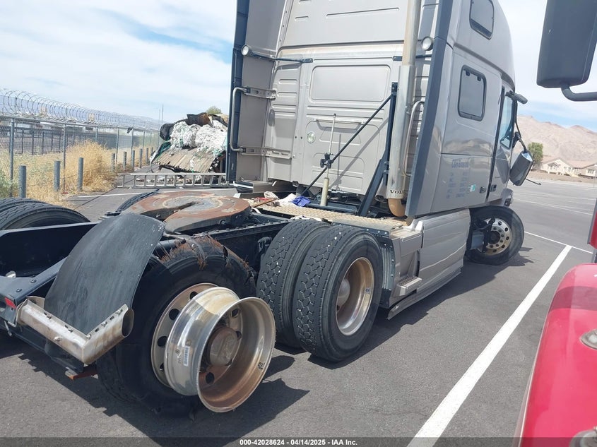 4V4NC9EH9GN943148 2016 VOLVO  photo no. 4