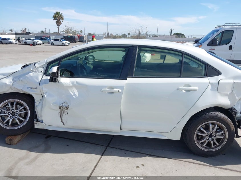2021 TOYOTA COROLLA HYBRID LE - JTDEAMDE3MJ031906