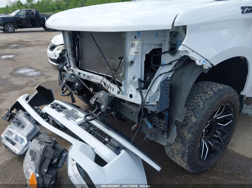 2023 CHEVROLET SILVERADO 1500 4WD  SHORT BED RST - 2GCUDEED6P1124688