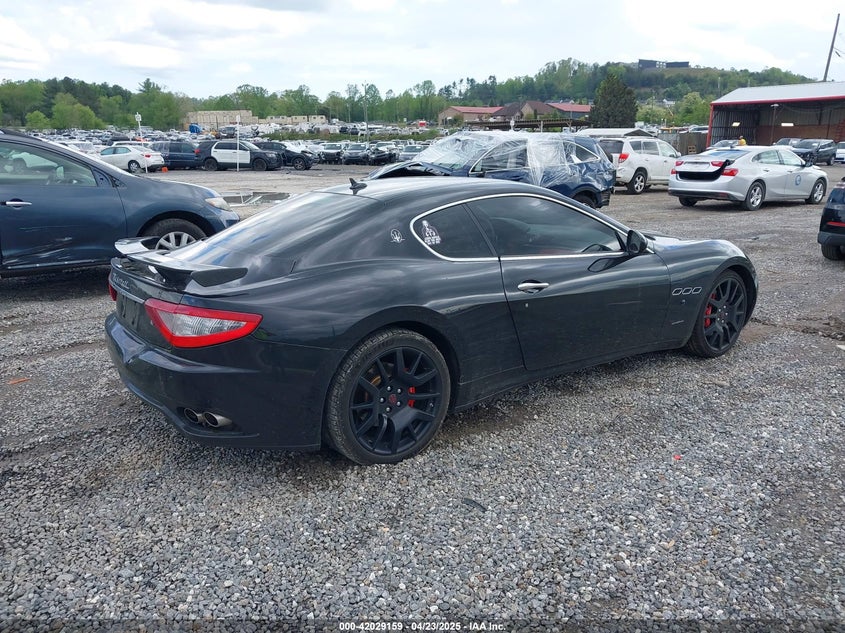 2009 MASERATI GRANTURISMO VIN: ZAMKL45A190048088