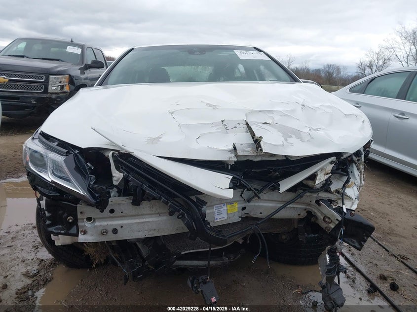 2018 TOYOTA CAMRY VIN: JTNB11HK7J3028987