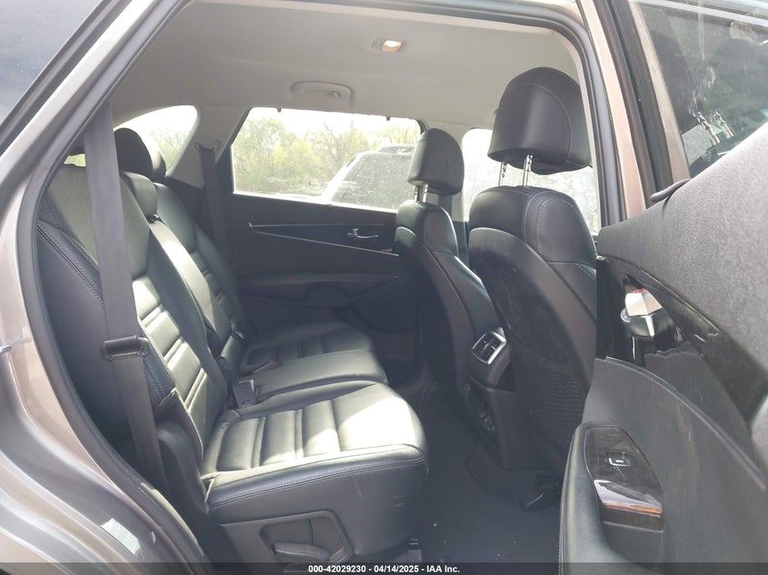 VIN 5XYPHDA52HG323254 2017 KIA SORENTO 3.3L EX