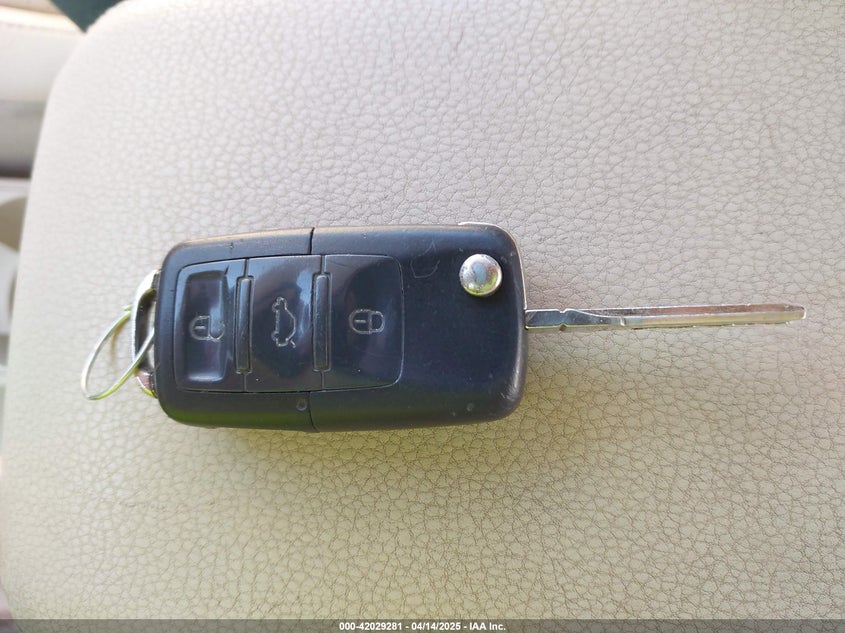 2010 VOLKSWAGEN JETTA VIN: 3VWRL7AJ8AM039834