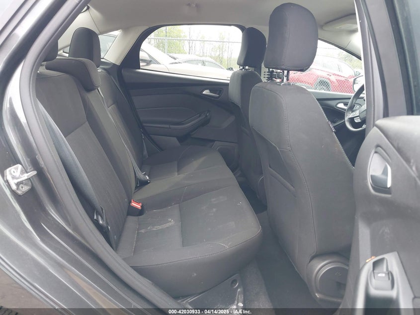 2017 FORD FOCUS SE - 1FADP3F25HL338906