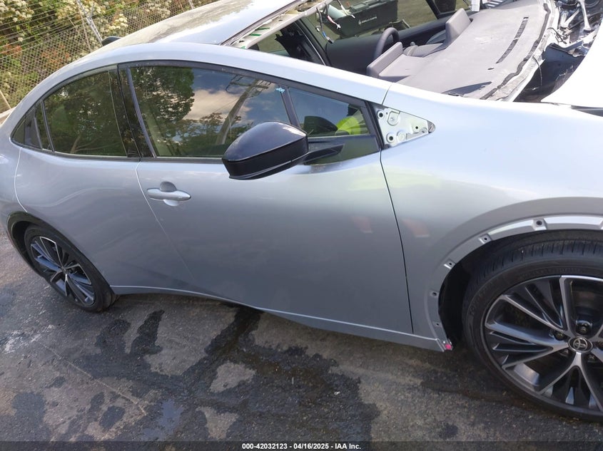 TOYOTA PRIUS - zdjęcie 13